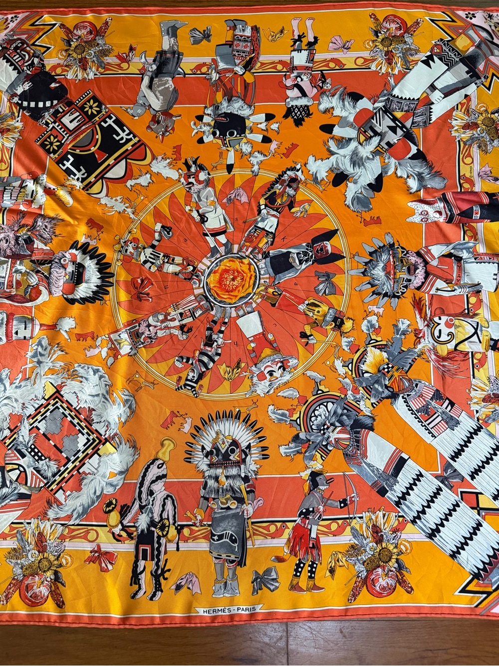 Hermès Orange Kachinas Silk Scarf By Kermit Oliver. - Picture 14 of 15